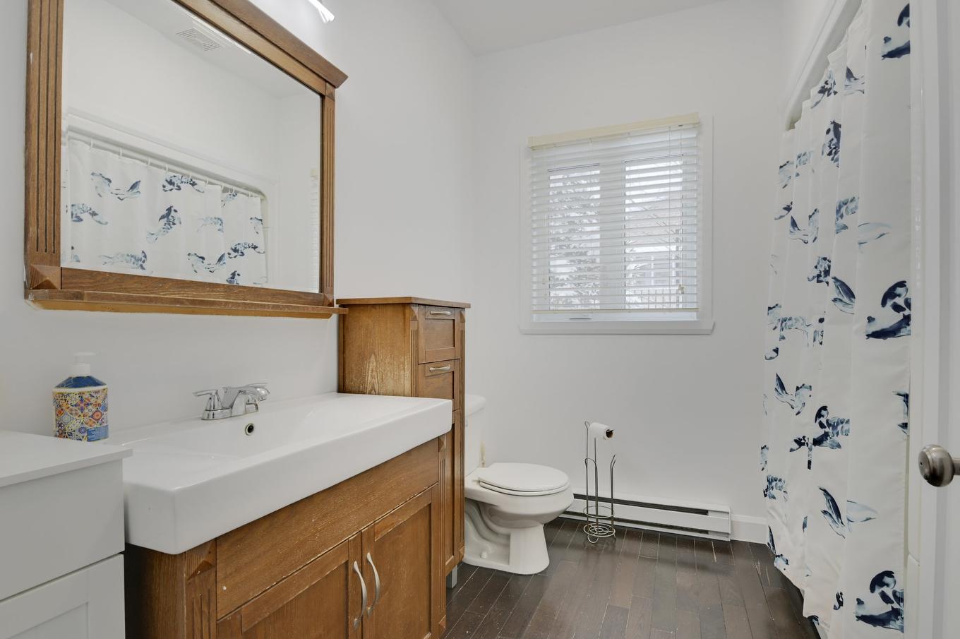 Bathroom - 122 Rue Gingras, Fossambault-Sur-Le-Lac, QC - Indoor Photo Showing Bathroom