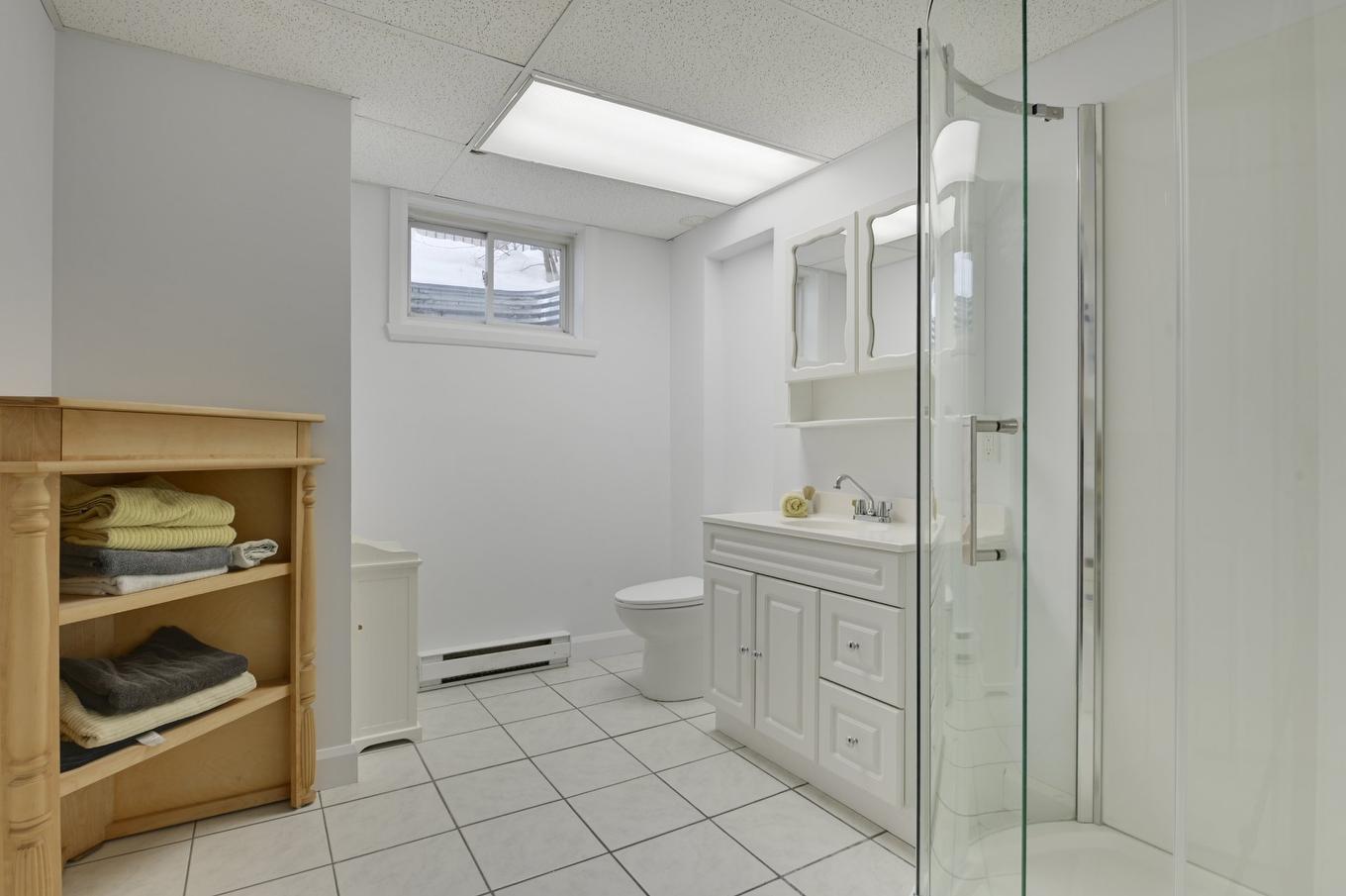 Bathroom - 122 Rue Gingras, Fossambault-Sur-Le-Lac, QC - Indoor Photo Showing Bathroom