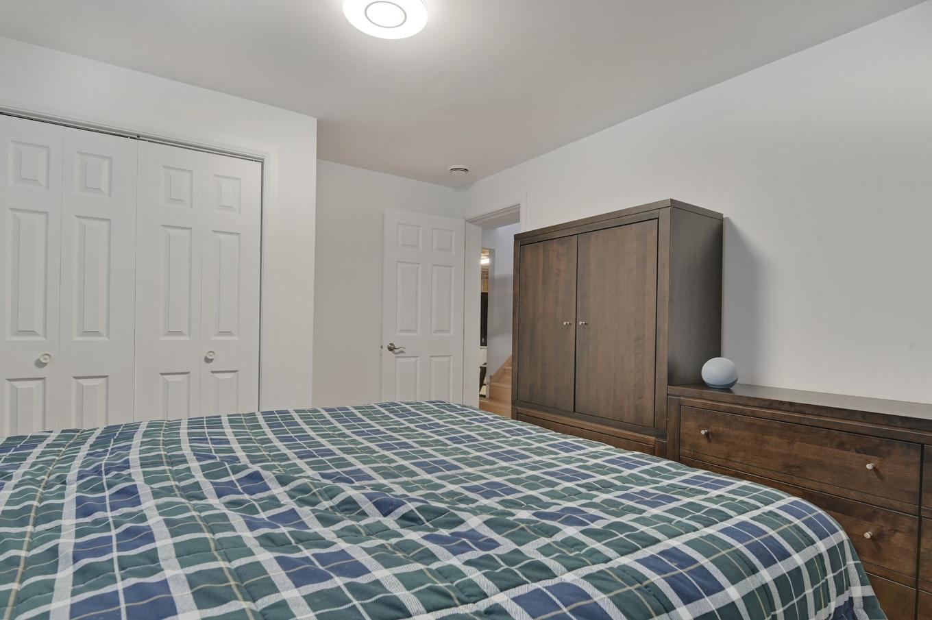 Primary bedroom - 122 Rue Gingras, Fossambault-Sur-Le-Lac, QC - Indoor Photo Showing Bedroom