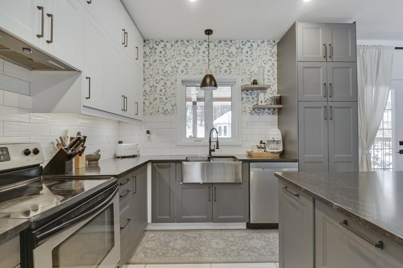 Kitchen - 122 Rue Gingras, Fossambault-Sur-Le-Lac, QC - Indoor Photo Showing Kitchen With Upgraded Kitchen