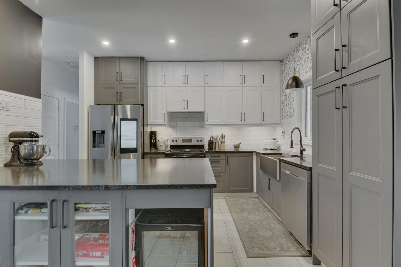 Kitchen - 122 Rue Gingras, Fossambault-Sur-Le-Lac, QC - Indoor Photo Showing Kitchen With Upgraded Kitchen