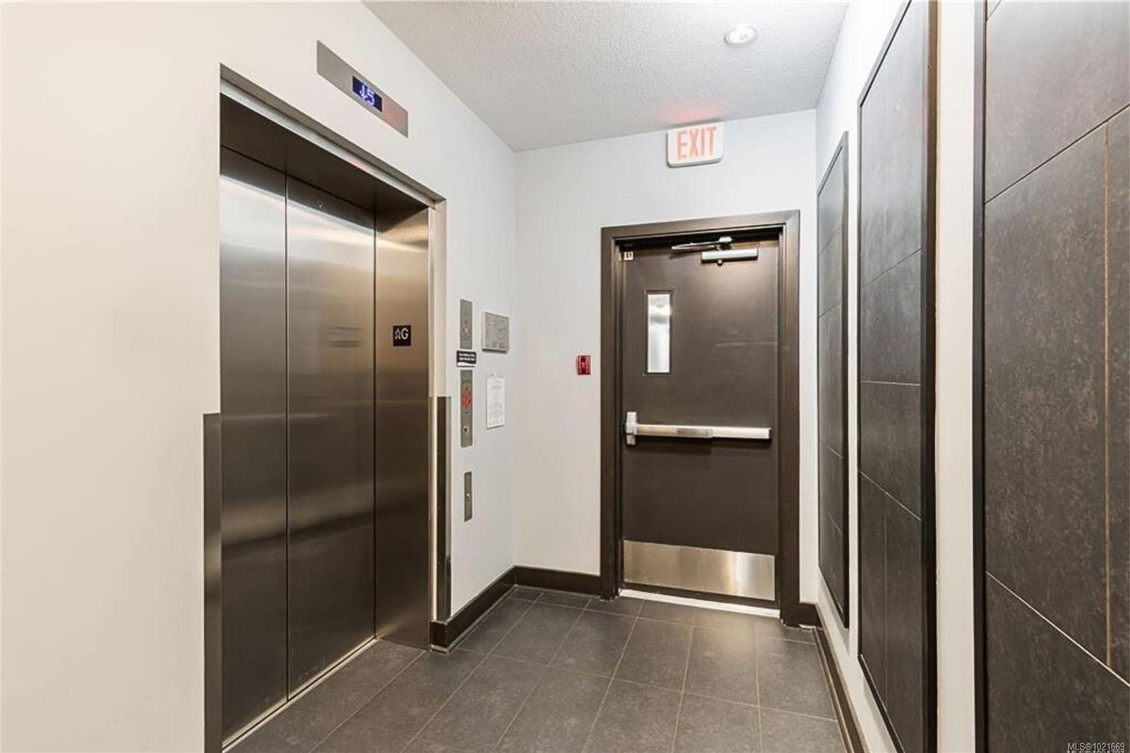 206-194 Beachside Dr, Parksville, BC - Indoor Photo Showing Other Room