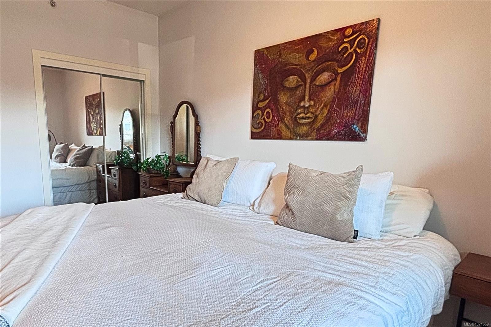 206-194 Beachside Dr, Parksville, BC - Indoor Photo Showing Bedroom