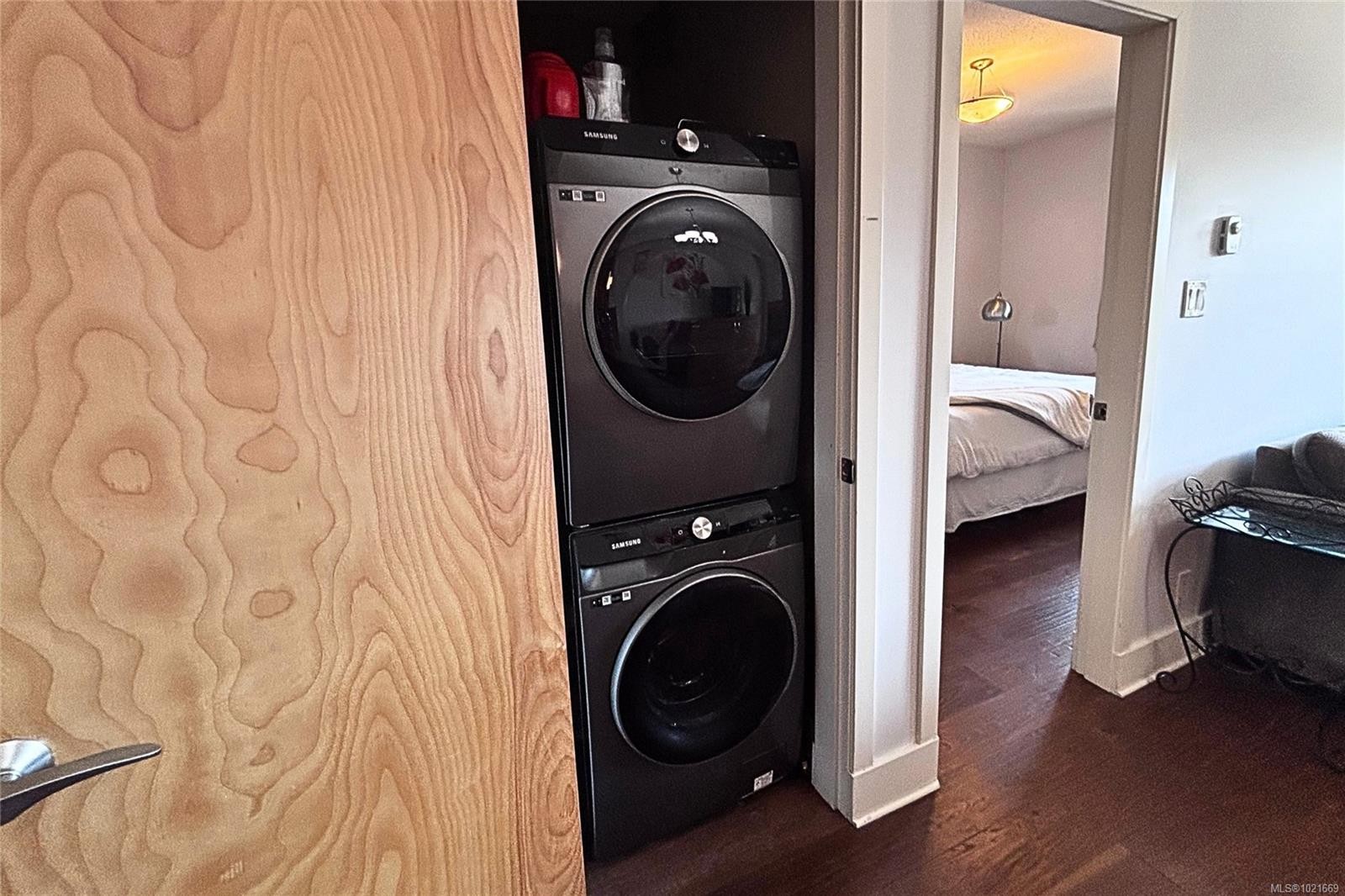 206-194 Beachside Dr, Parksville, BC - Indoor Photo Showing Laundry Room