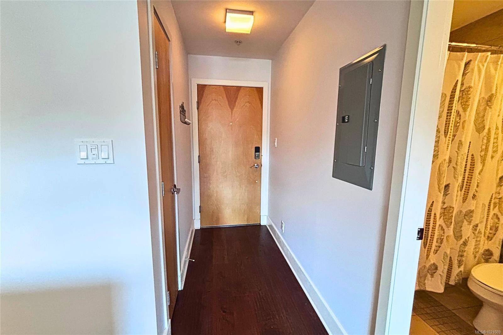 206-194 Beachside Dr, Parksville, BC - Indoor Photo Showing Bathroom