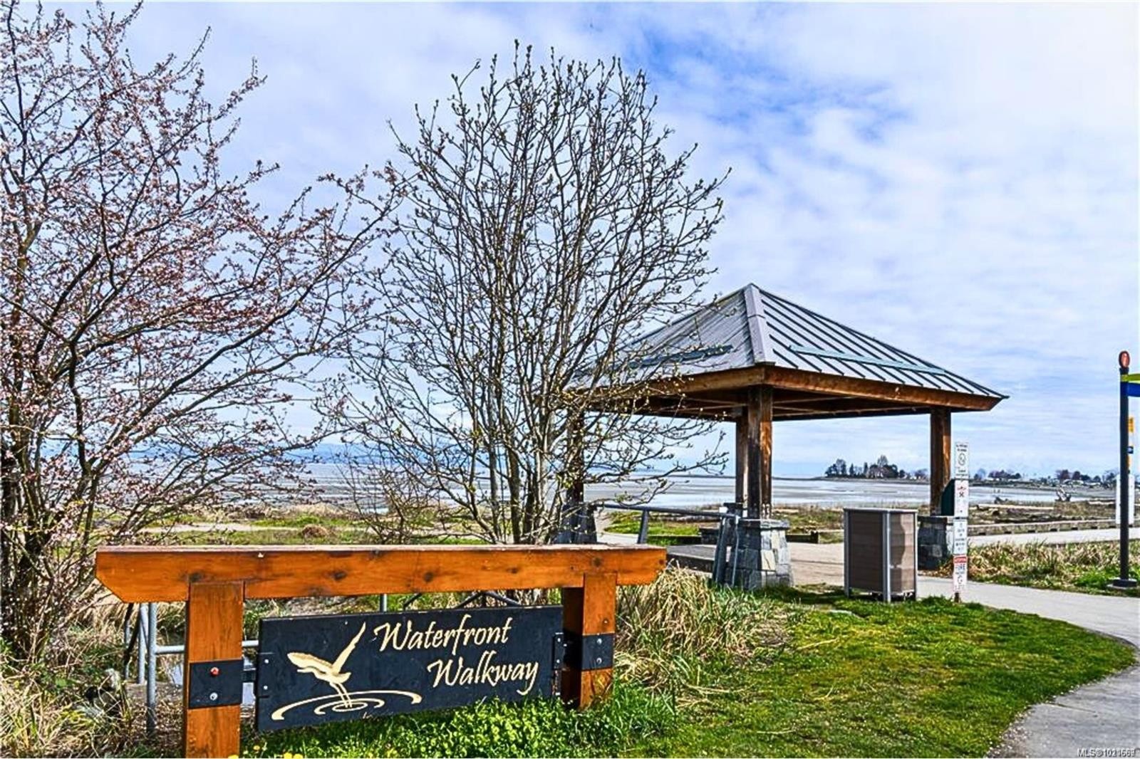206-194 Beachside Dr, Parksville, BC - Outdoor With View