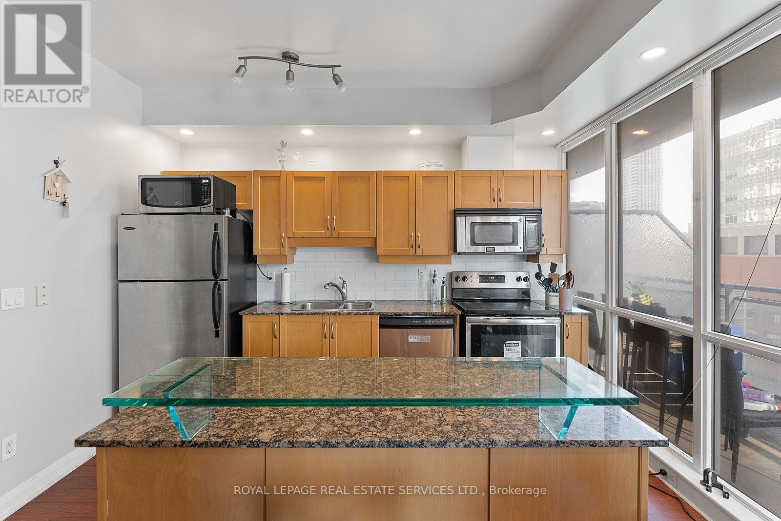 1606 - 220 Victoria Street, Toronto, ON - Indoor Photo Showing Kitchen With Double Sink