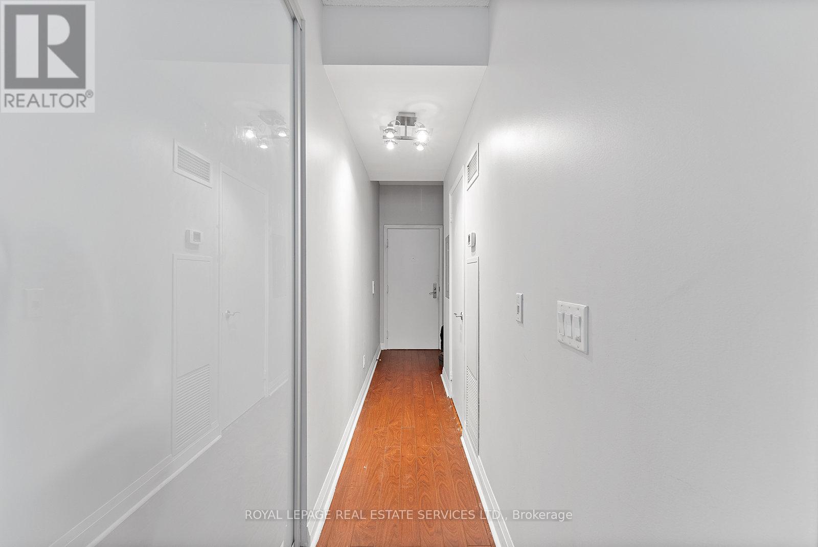 1606 - 220 Victoria Street, Toronto, ON - Indoor