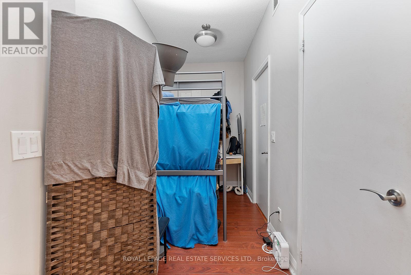 1606 - 220 Victoria Street, Toronto, ON - Indoor