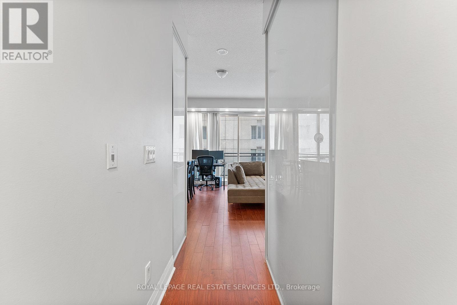 1606 - 220 Victoria Street, Toronto, ON - Indoor Photo Showing Other Room
