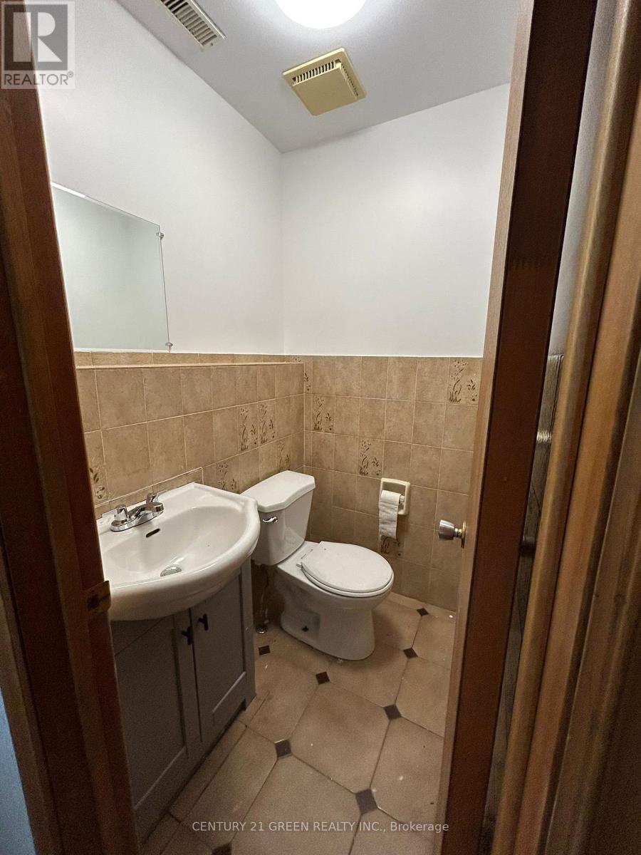 Main - 719 Keates Avenue, Oshawa, ON - Indoor Photo Showing Bathroom