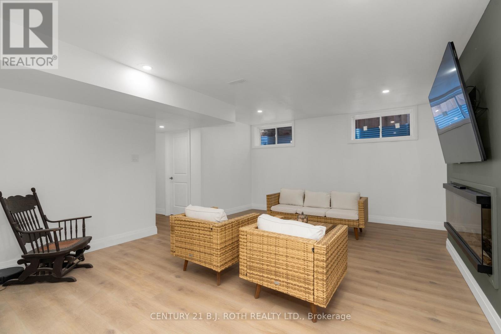 19 Rowley Crescent, Springwater, ON - Indoor