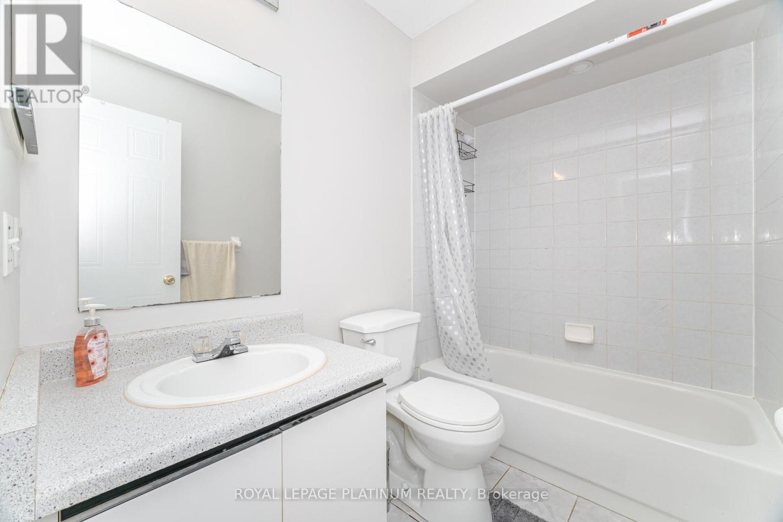 51 Softneedle Avenue, Brampton, ON - Indoor Photo Showing Bathroom