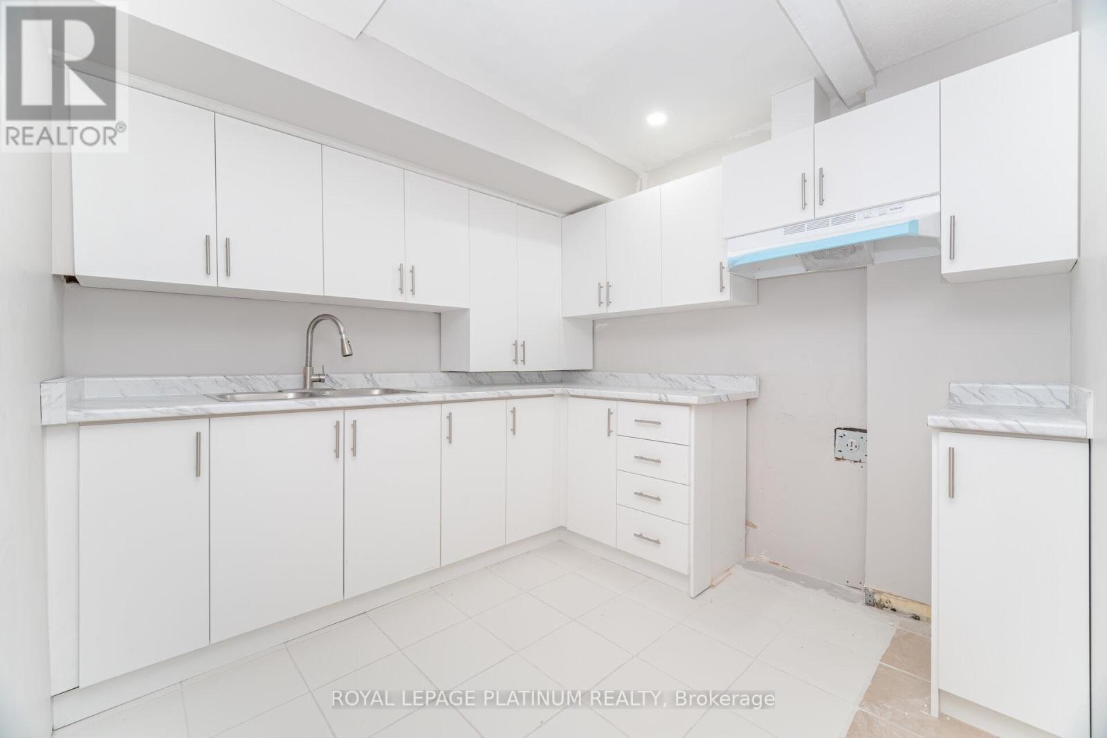 51 Softneedle Avenue, Brampton, ON - Indoor Photo Showing Kitchen With Double Sink