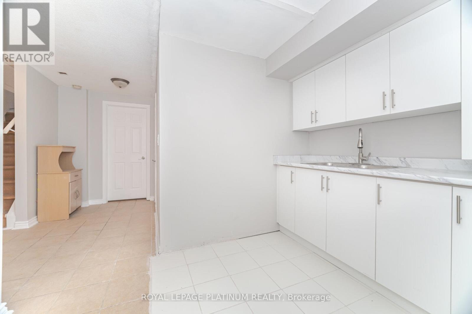 51 Softneedle Avenue, Brampton, ON - Indoor Photo Showing Kitchen