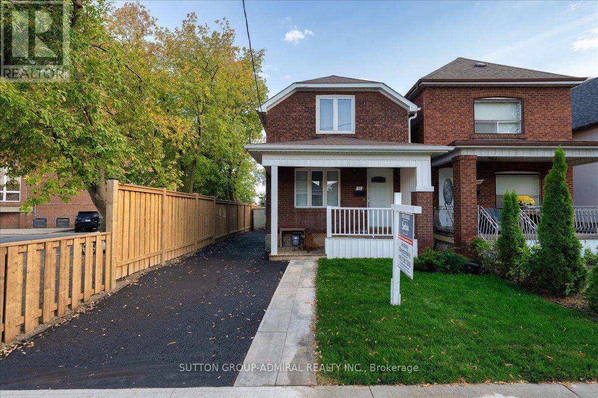 11 Bowie Avenue, Toronto, ON - Outdoor With Deck Patio Veranda