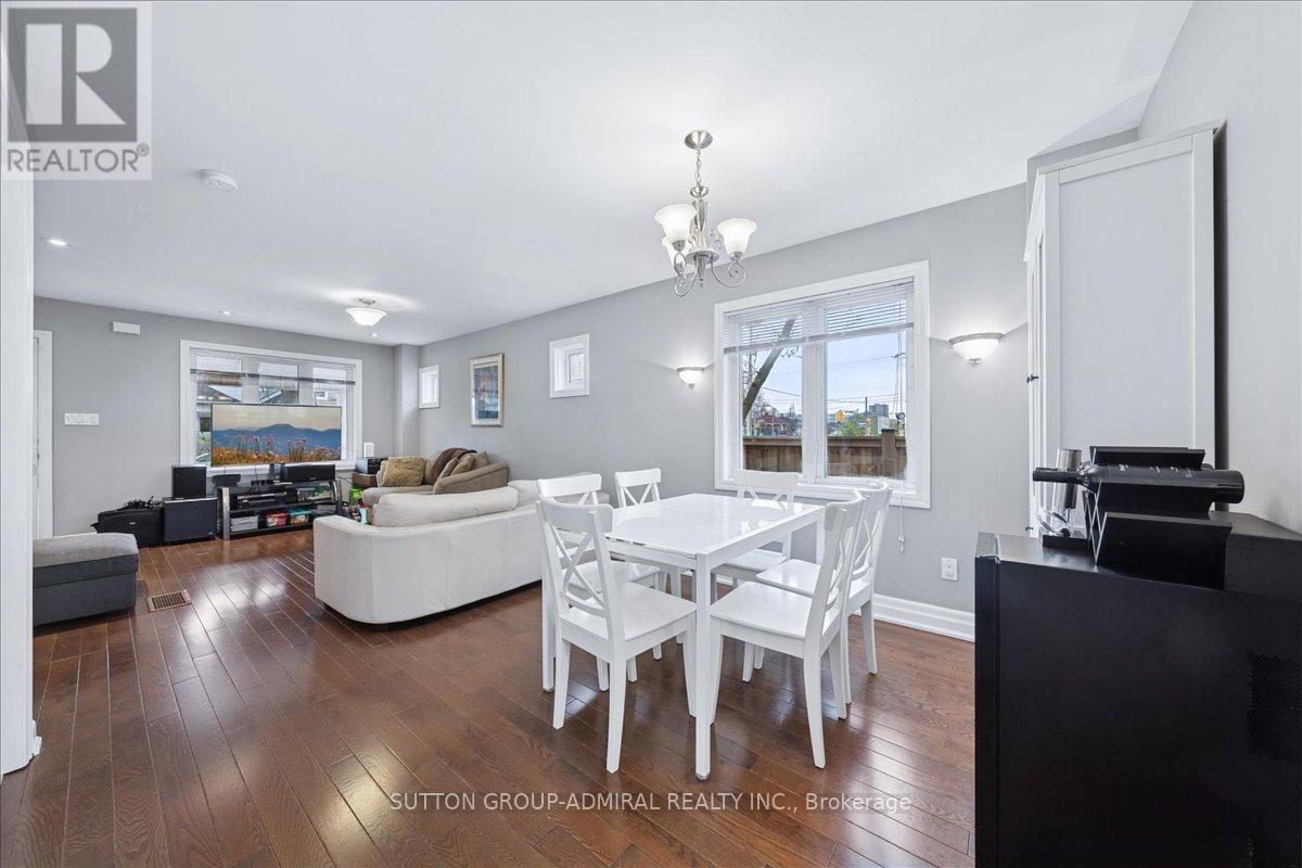 11 Bowie Avenue, Toronto, ON - Indoor