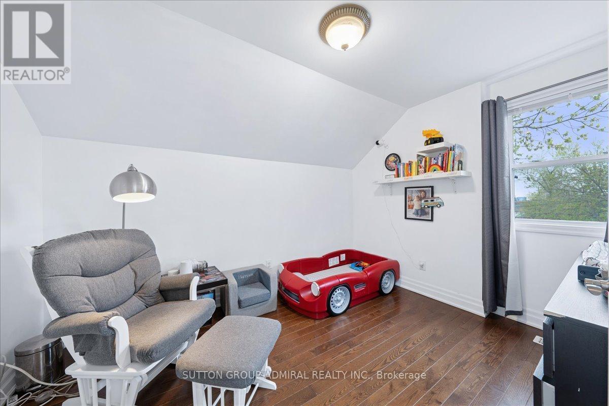 11 Bowie Avenue, Toronto, ON - Indoor