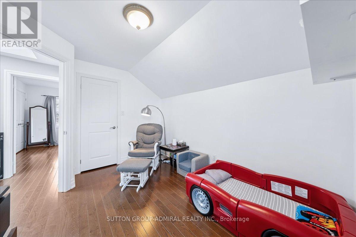 11 Bowie Avenue, Toronto, ON - Indoor