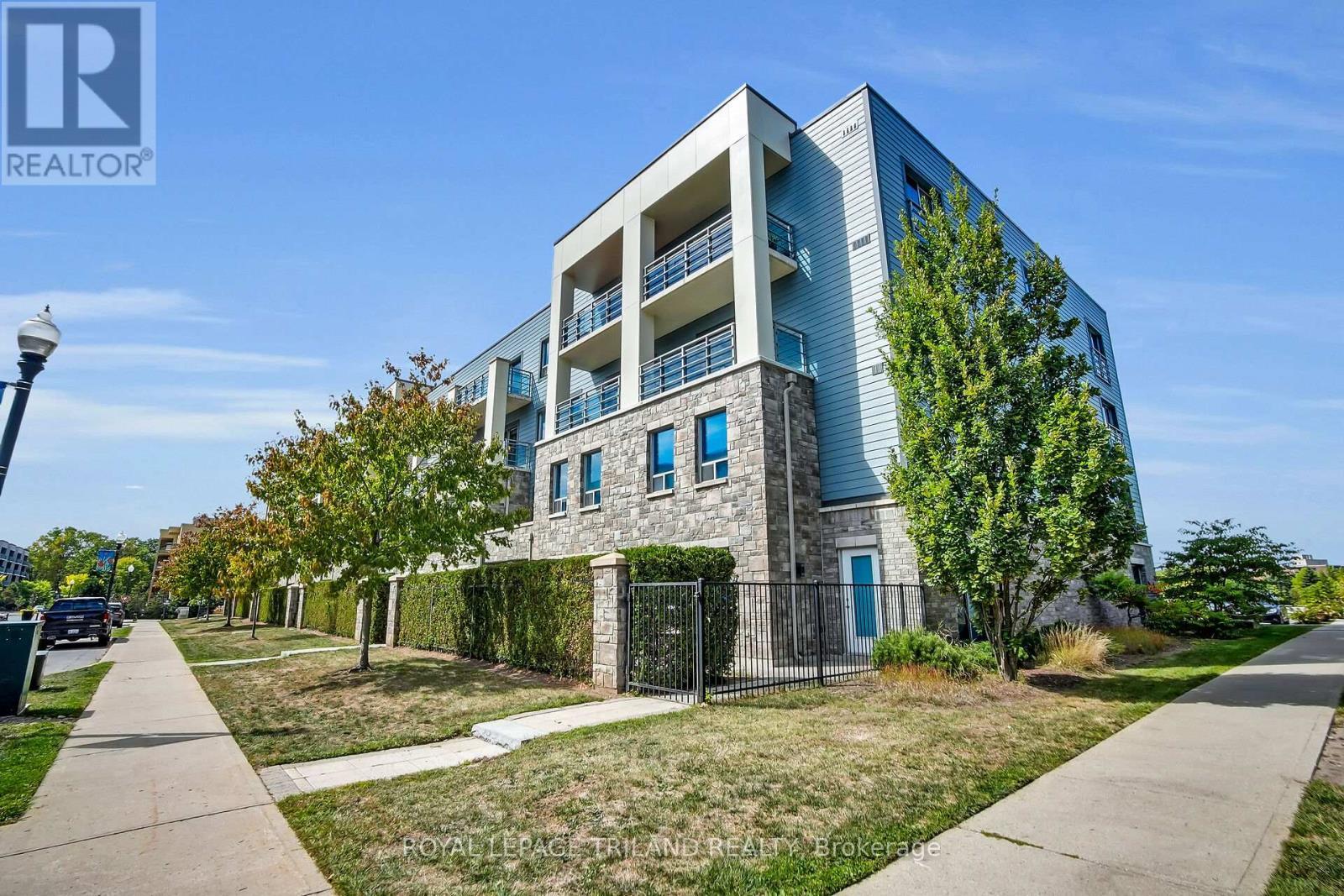 401 - 340 Sugarcreek Trail, London North (North N), ON - Outdoor With Balcony