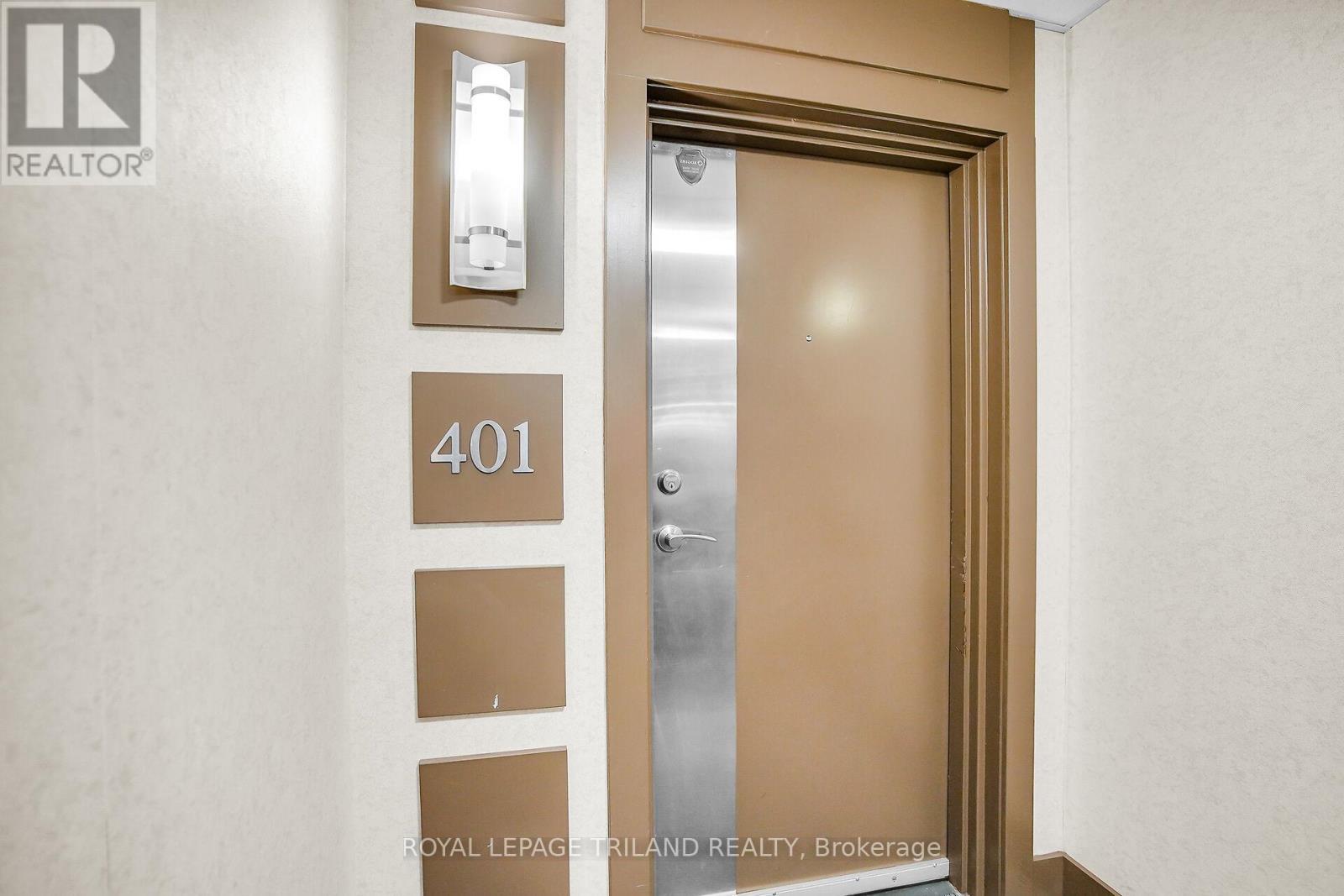 401 - 340 Sugarcreek Trail, London North (North N), ON - Indoor Photo Showing Other Room