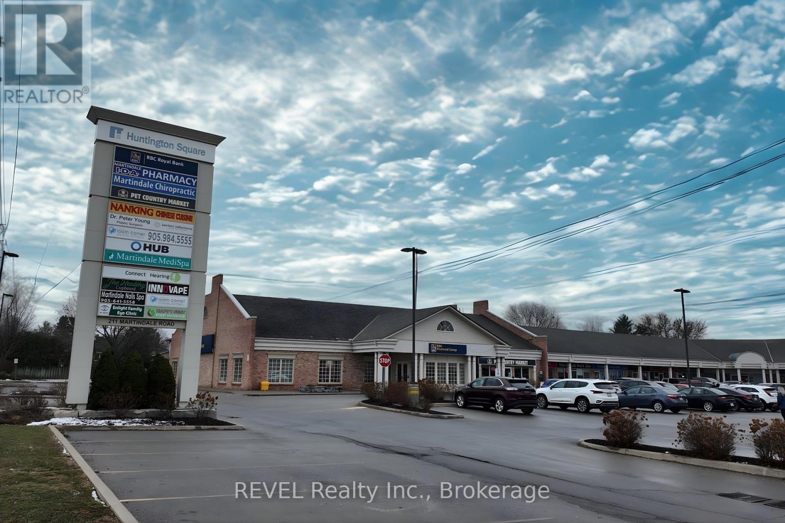 Plaza Signage - B11 - 211 Martindale Road, St. Catharines (Grapeview), ON