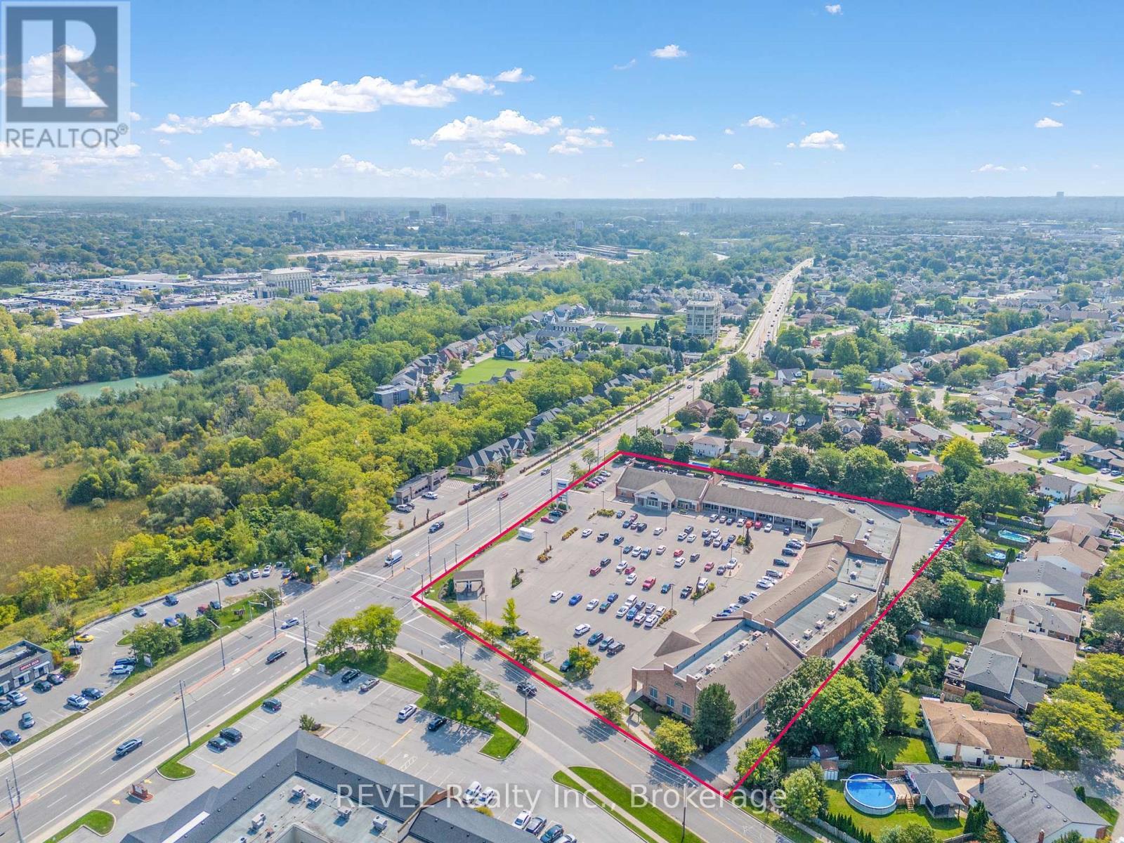 B11 - 211 Martindale Road, St. Catharines (Grapeview), ON