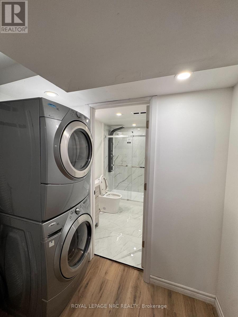 Basement - 959 Mohawk Road E, Hamilton (Huntington), ON - Indoor Photo Showing Laundry Room