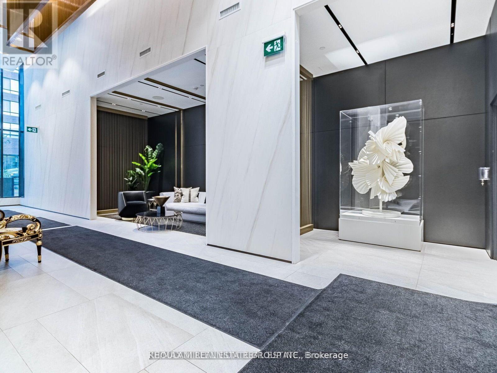 705 - 319 Jarvis Street, Toronto, ON - With Exterior