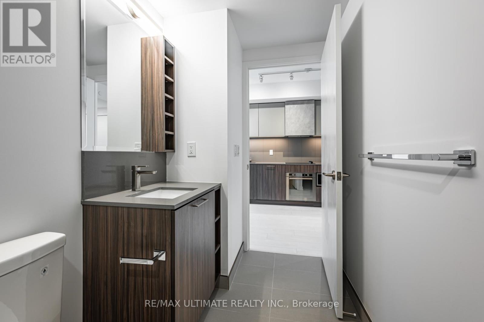 2921 - 19 Western Battery Road, Toronto, ON - Indoor