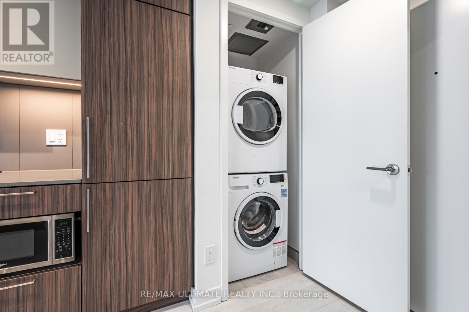 2921 - 19 Western Battery Road, Toronto, ON - Indoor Photo Showing Laundry Room