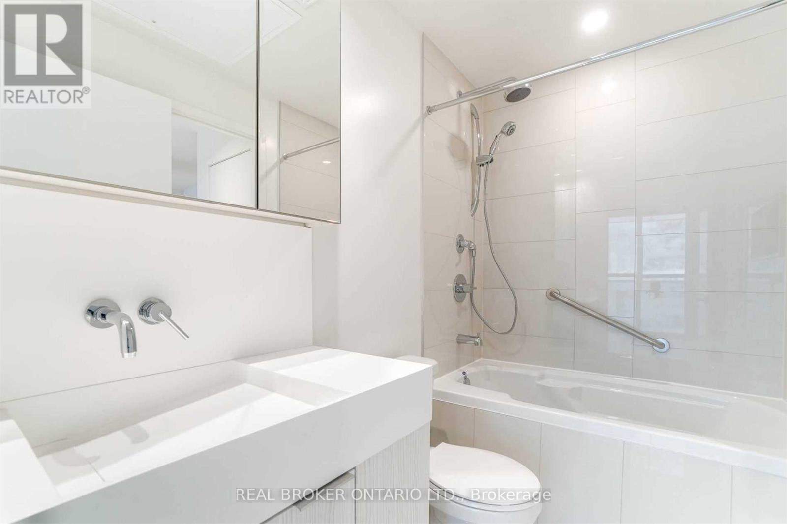 2704 - 15 Lower Jarvis Street, Toronto, ON - Indoor Photo Showing Bathroom