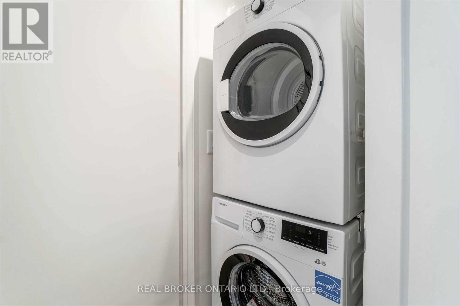 2704 - 15 Lower Jarvis Street, Toronto, ON - Indoor Photo Showing Laundry Room