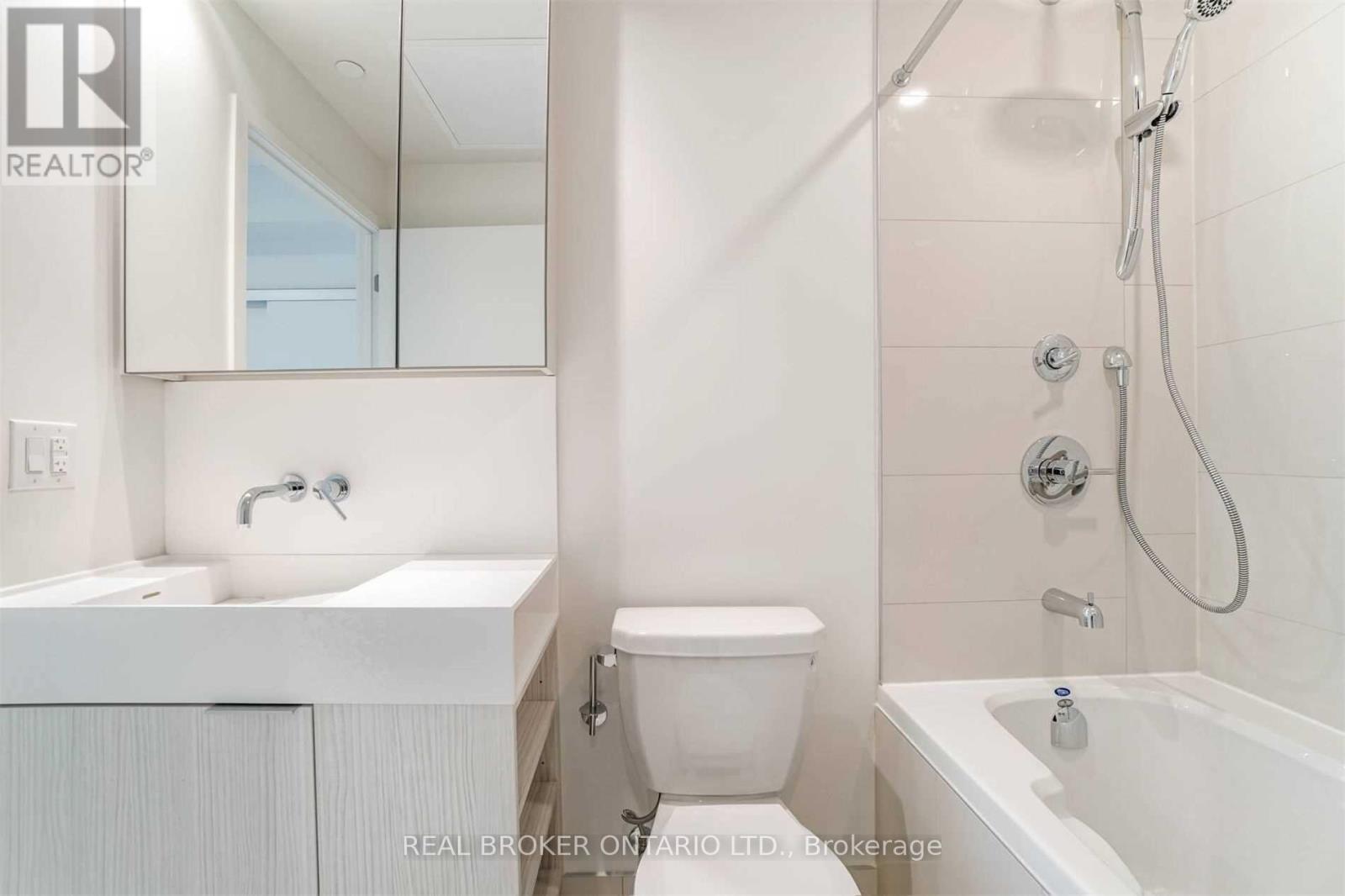 2704 - 15 Lower Jarvis Street, Toronto, ON - Indoor Photo Showing Bathroom