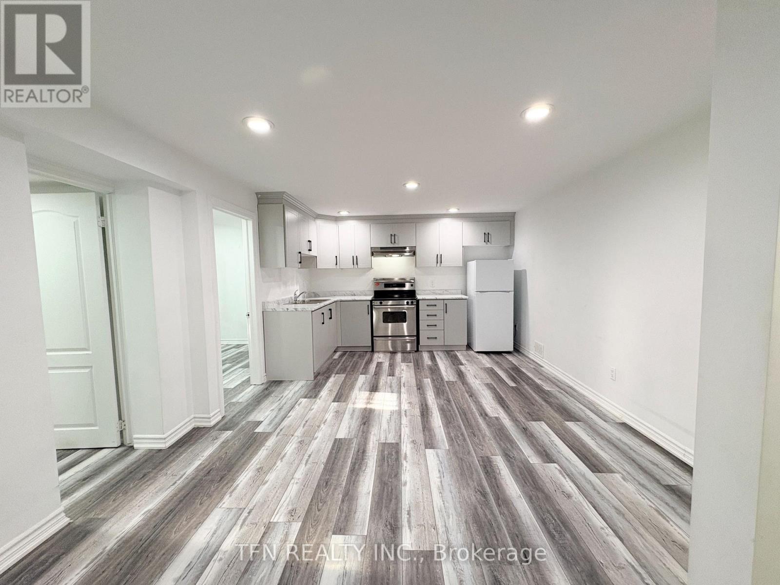 Bsmt - 8 Ravencliff Crescent, Toronto, ON - Indoor Photo Showing Other Room