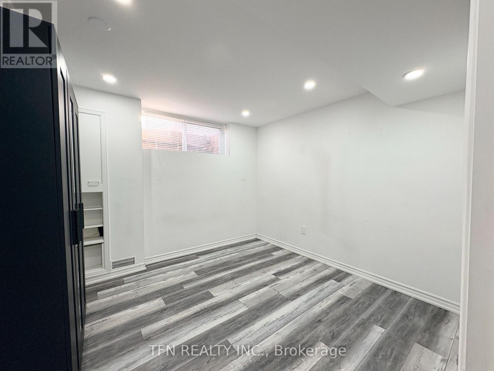 Bsmt - 8 Ravencliff Crescent, Toronto, ON - Indoor