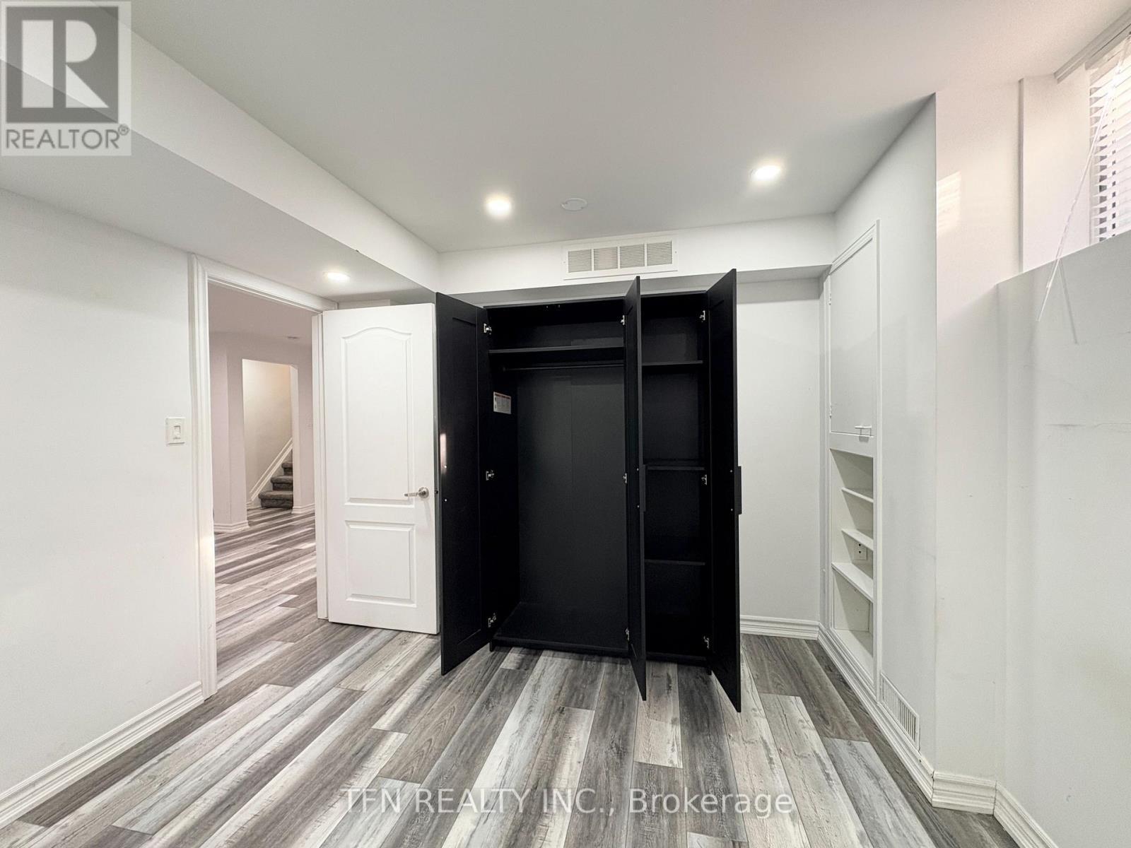 Bsmt - 8 Ravencliff Crescent, Toronto, ON - Indoor Photo Showing Other Room