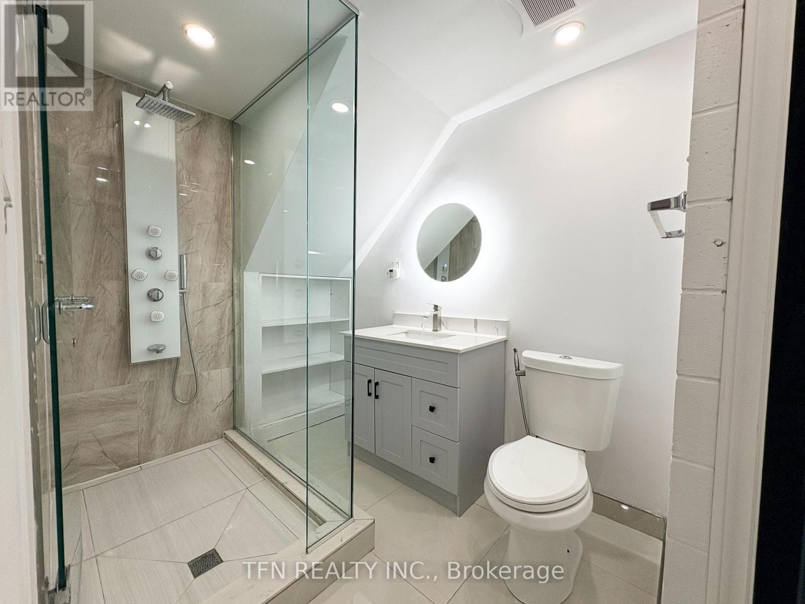 Bsmt - 8 Ravencliff Crescent, Toronto, ON - Indoor Photo Showing Bathroom