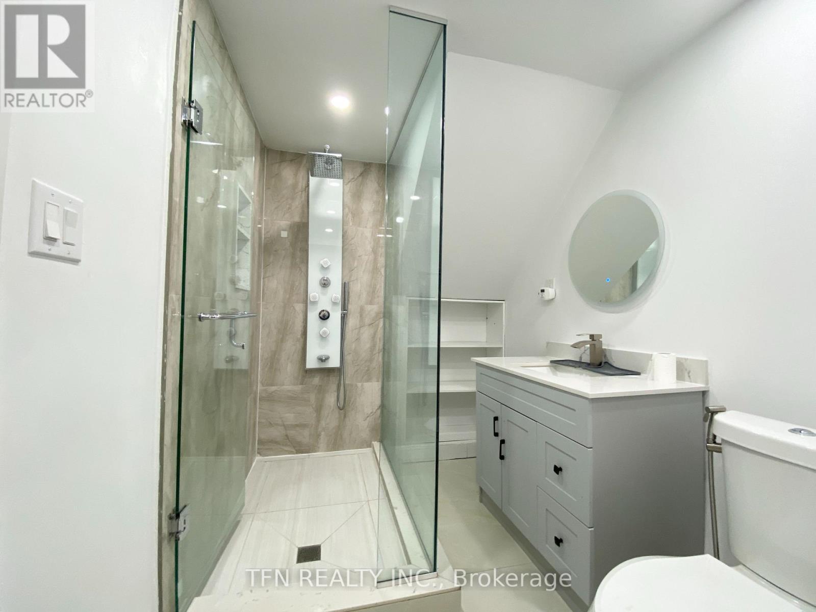 Bsmt - 8 Ravencliff Crescent, Toronto, ON - Indoor Photo Showing Bathroom