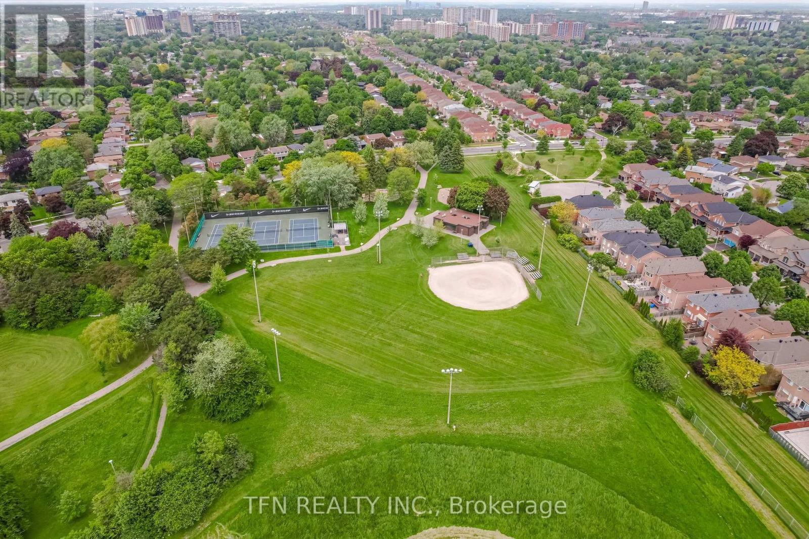 Bsmt - 8 Ravencliff Crescent, Toronto, ON - Outdoor With View