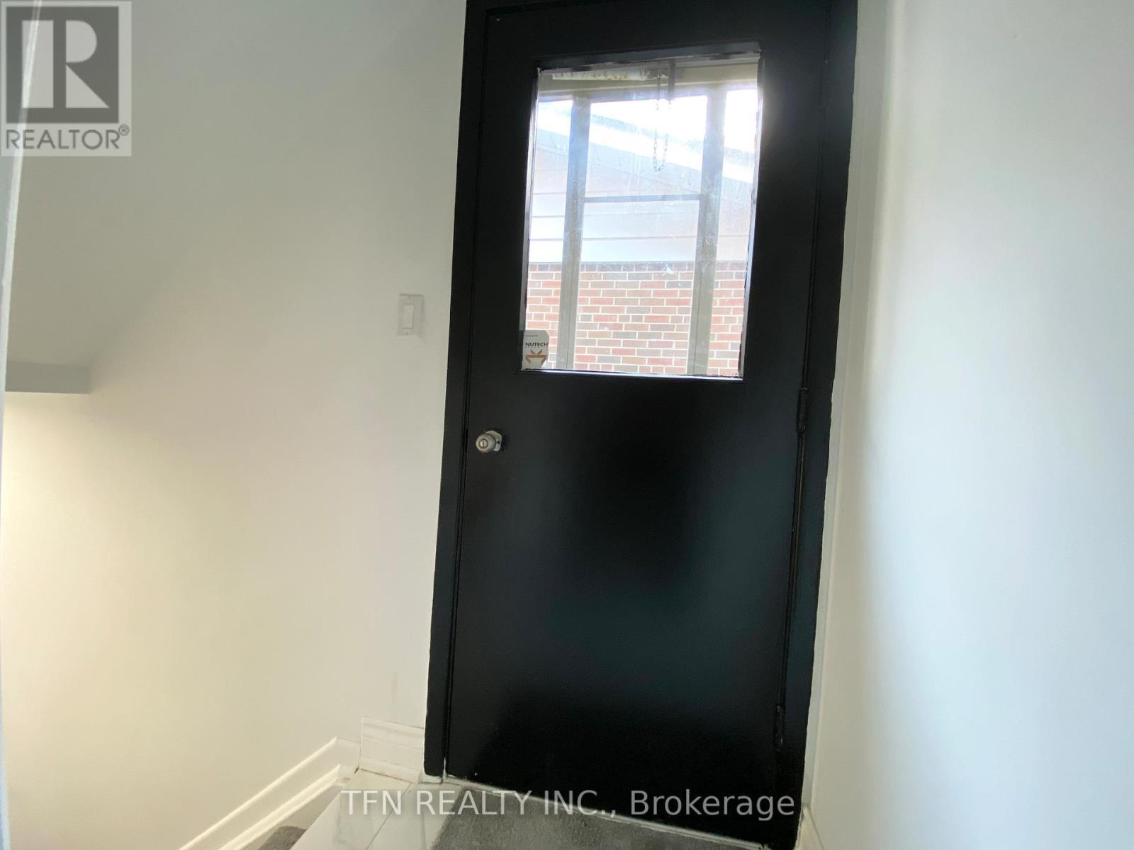 Bsmt - 8 Ravencliff Crescent, Toronto, ON - Indoor Photo Showing Other Room