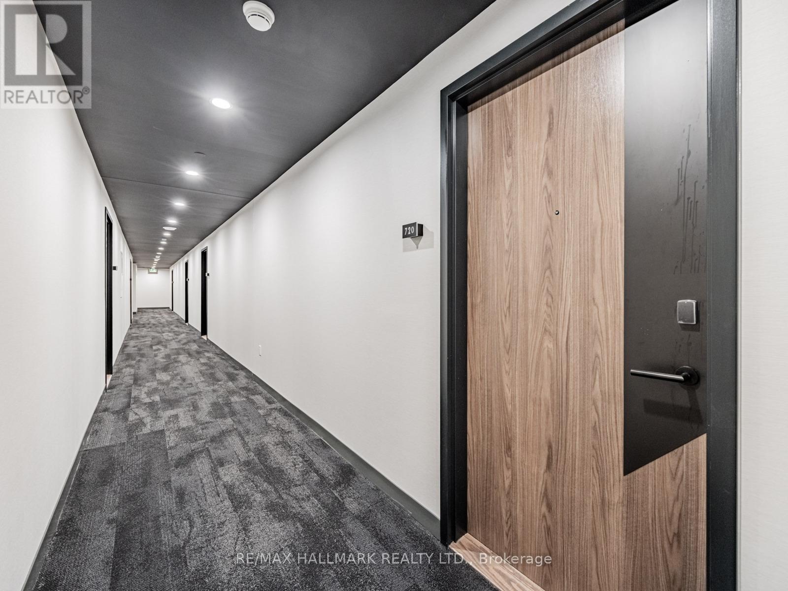 720 - 1037 The Queensway, Toronto, ON - Indoor Photo Showing Other Room