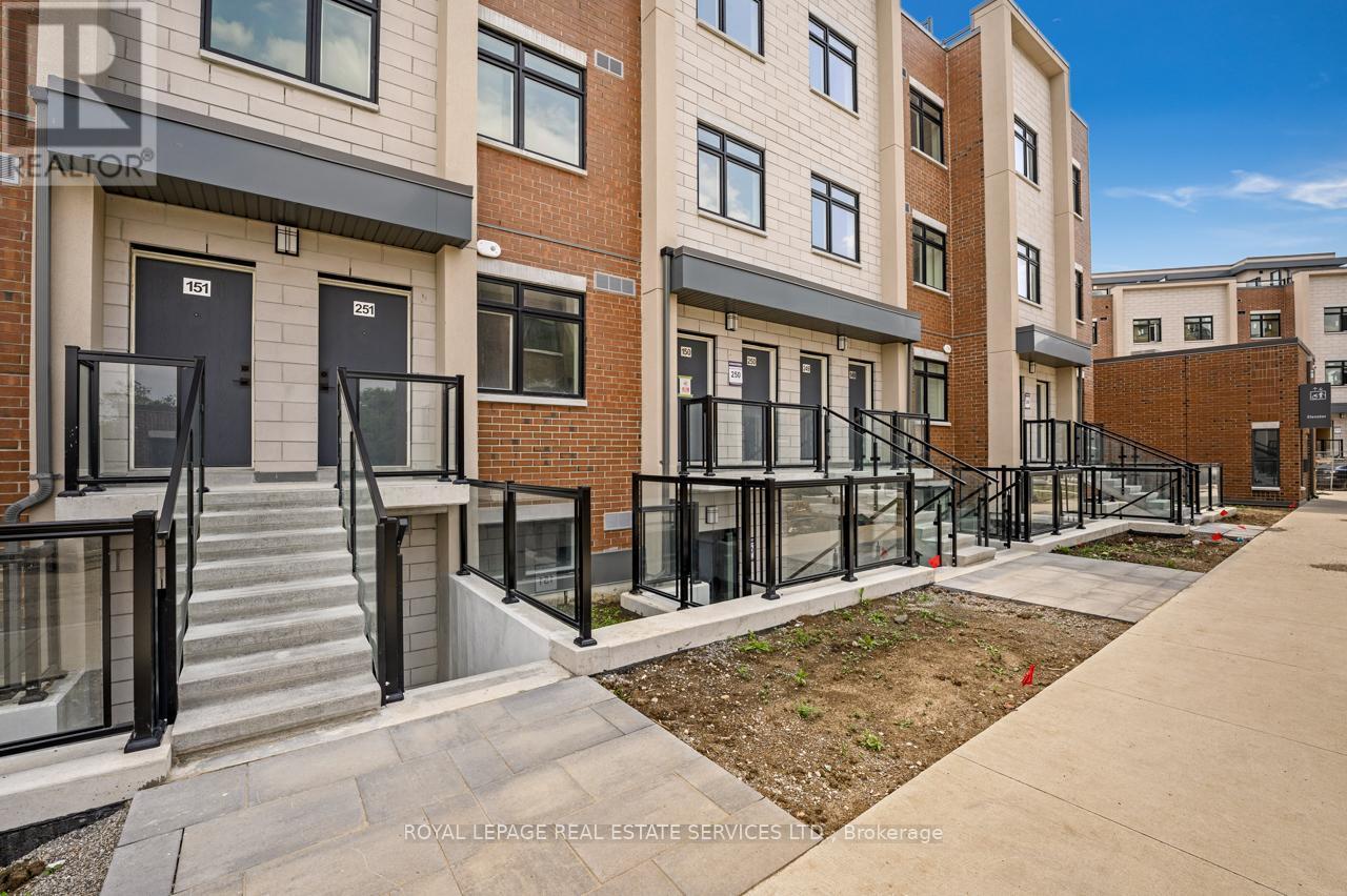 251 - 1075 Douglas Mccurdy Common, Mississauga, ON - Outdoor