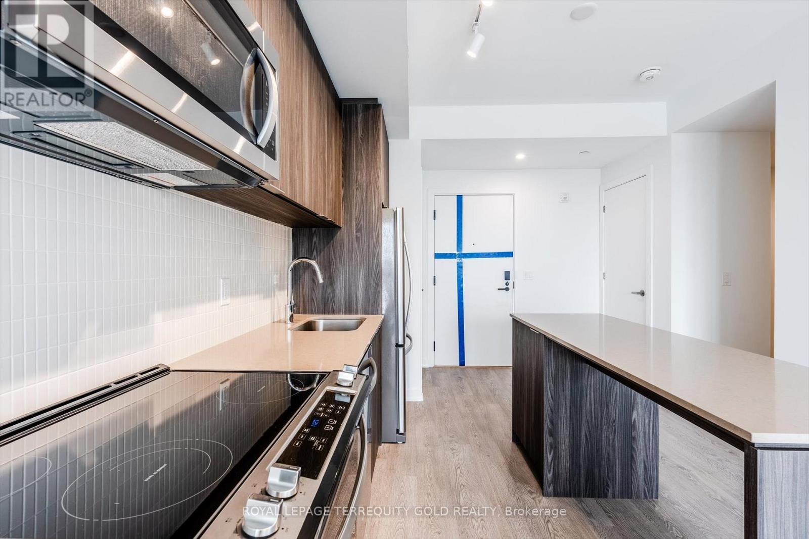 705 - 720 Whitlock Avenue, Milton, ON - Indoor Photo Showing Kitchen With Upgraded Kitchen