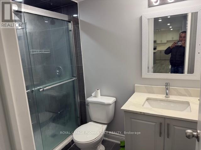16 Elsinore Street, Brampton, ON - Indoor Photo Showing Bathroom
