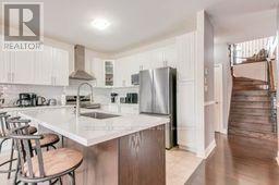4 Bassett Crescent, Brampton, ON - Indoor Photo Showing Kitchen With Upgraded Kitchen