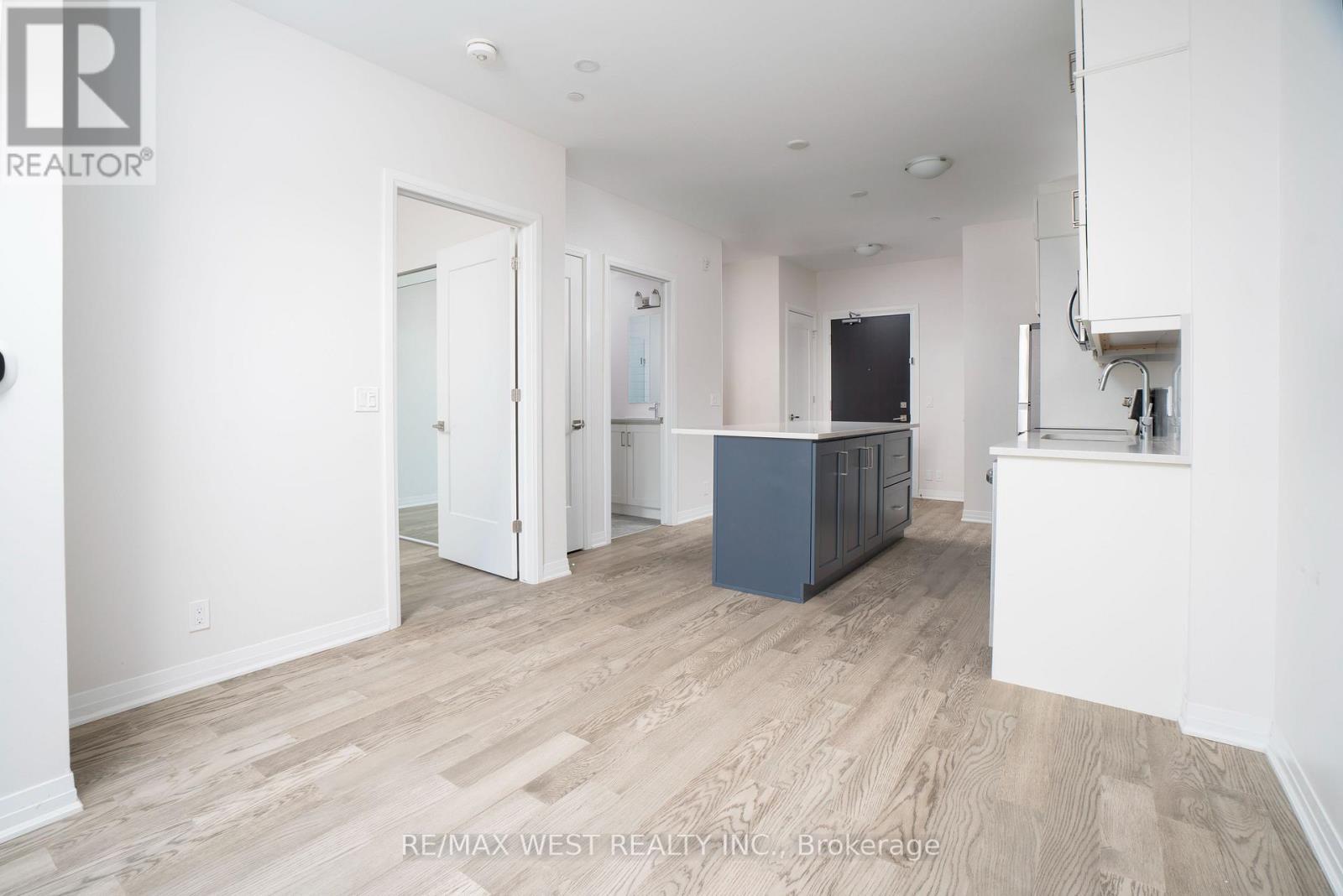 133 - 102 Grovewood Common, Oakville, ON - Indoor