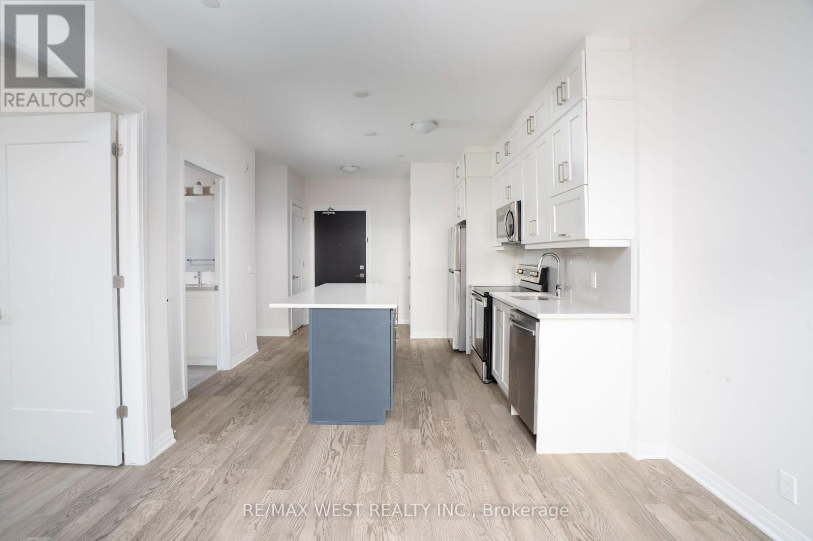 133 - 102 Grovewood Common, Oakville, ON - Indoor Photo Showing Kitchen