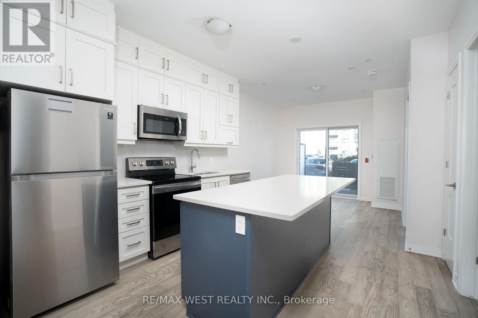 133 - 102 Grovewood Common, Oakville, ON - Indoor Photo Showing Kitchen
