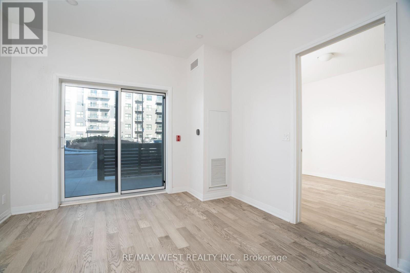 133 - 102 Grovewood Common, Oakville, ON - Indoor Photo Showing Other Room